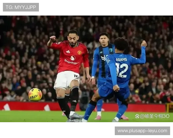 曼联防线失误频繁，防守稳定性承压已逐步反映在球队整体表现中